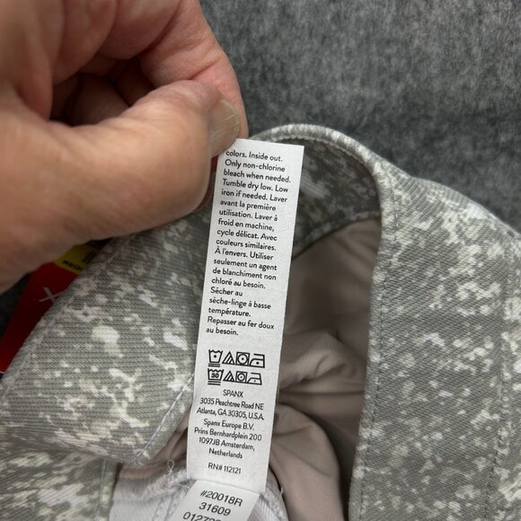Spanx Jean-Ish Pull On Ankle Leggings Women's Size Medium White Gray Print NWT - Picture 9 of 14